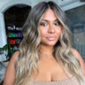 Meet your Posher, Alyssa